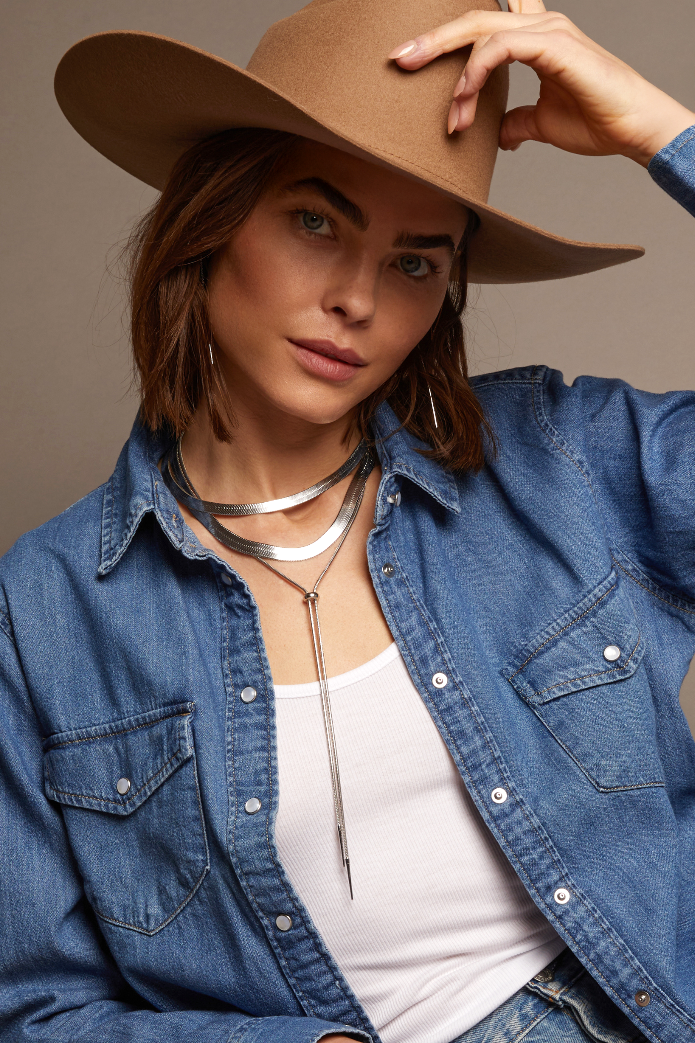 Aurate x Frye: Extra Bold Herringbone Necklace