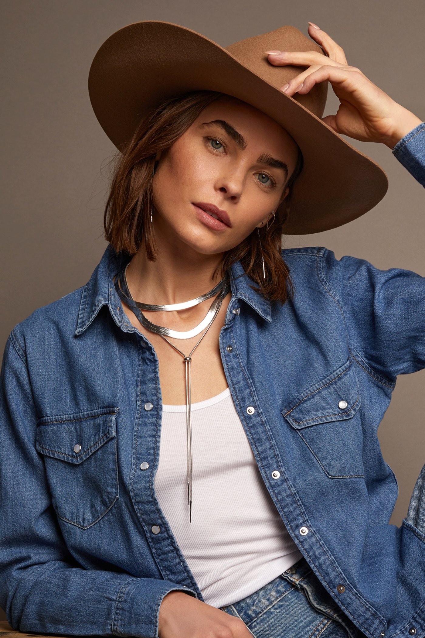 Aurate x Frye: Bold Herringbone Necklace