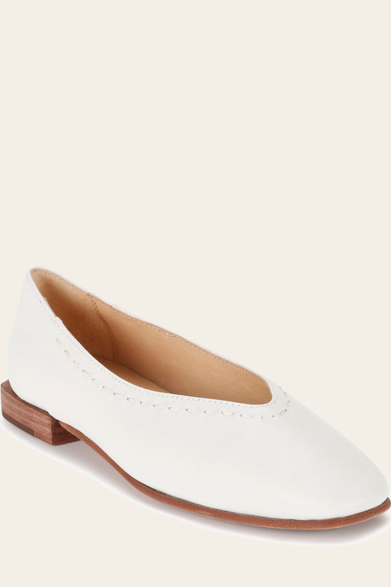 Claire Flat