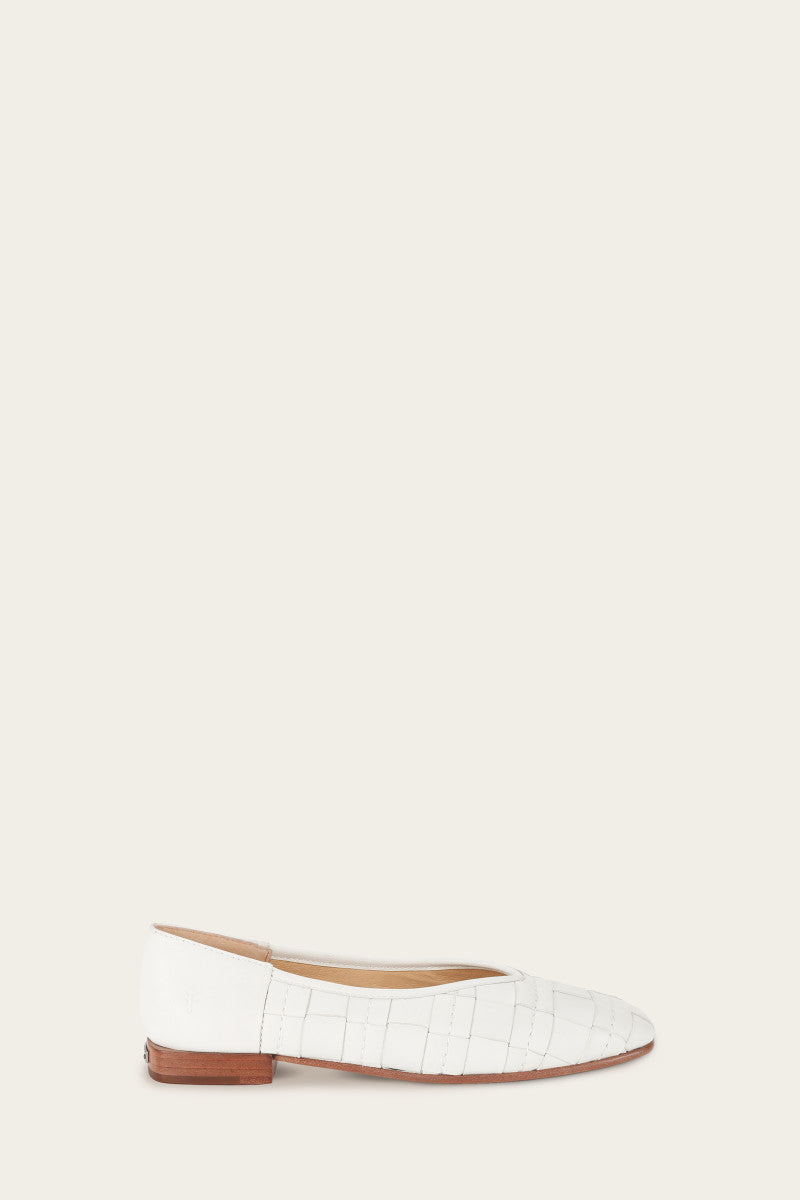 Claire Woven Flat - White - Outside