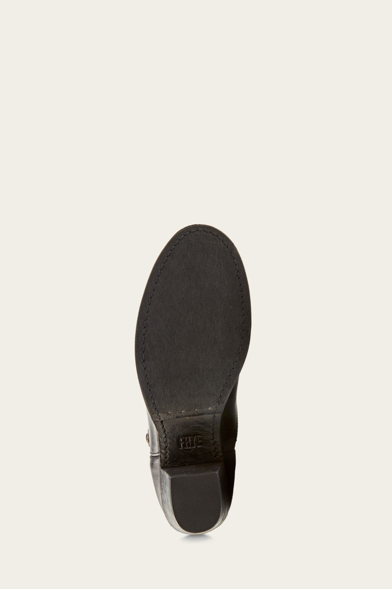 Jackie Button Short - Black - Sole
