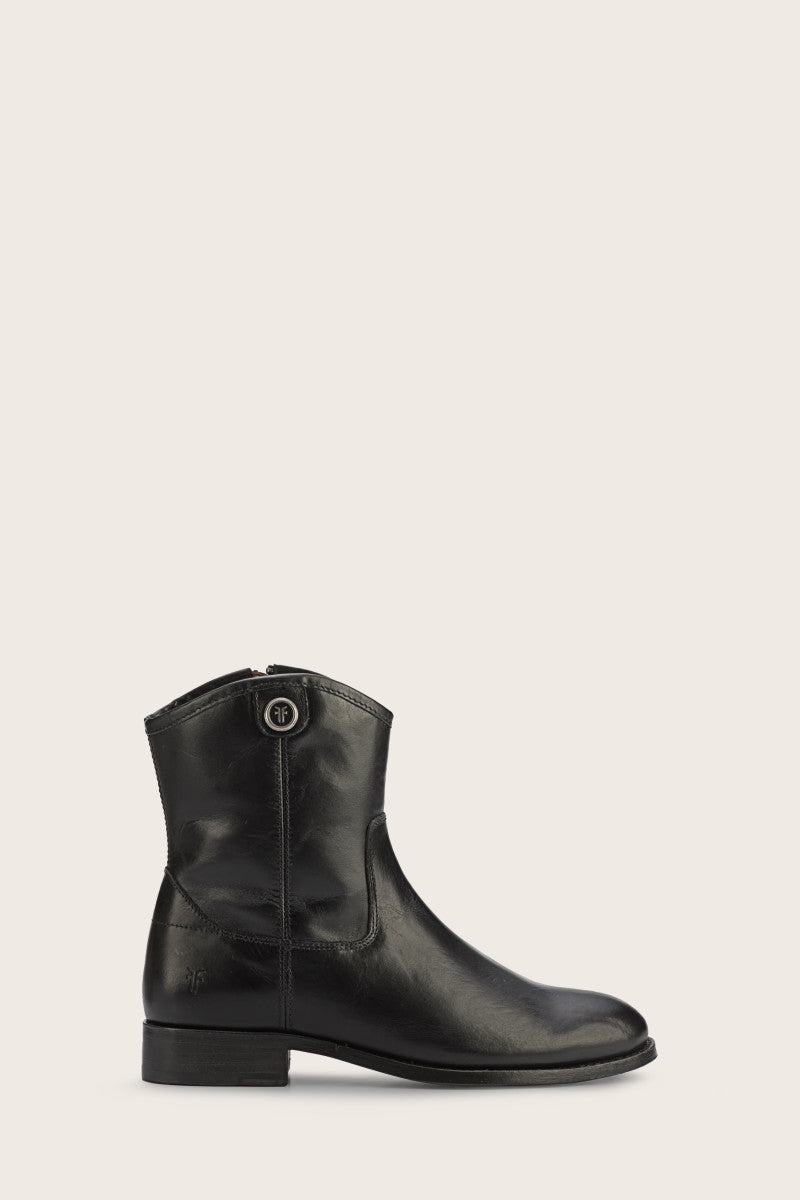 Melissa Button Short - Black - Outside