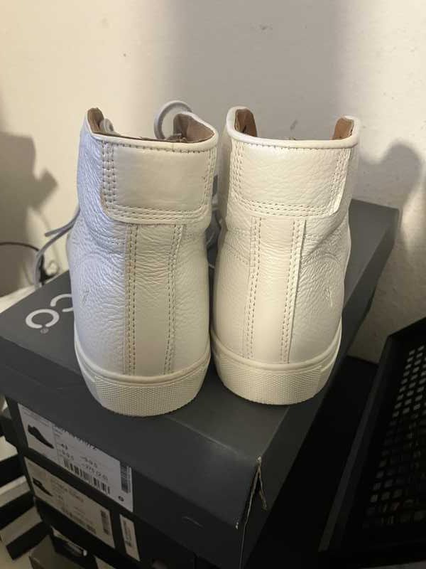 White / 9 / HAO_78814