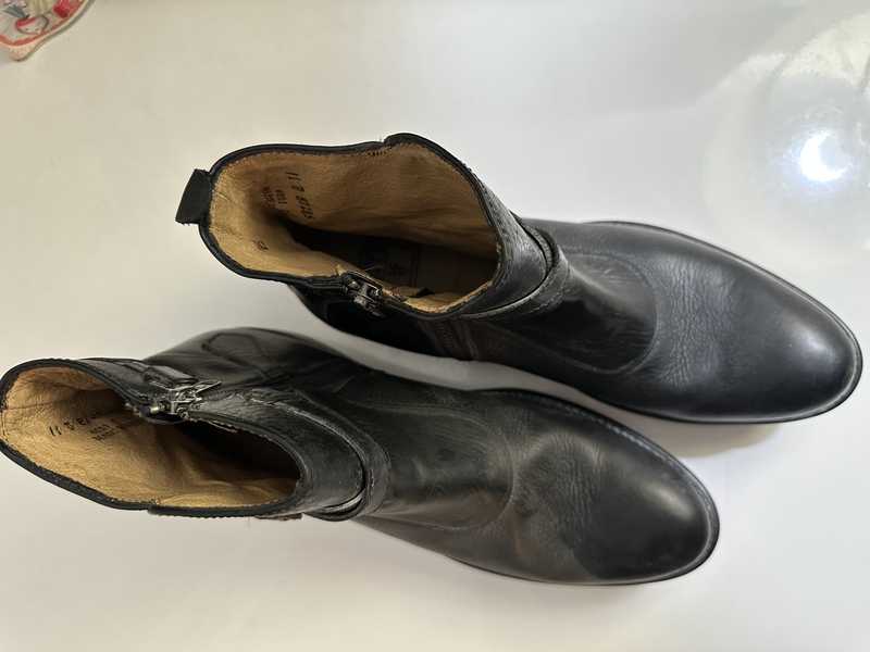 Black / 11 / Mark_79744
