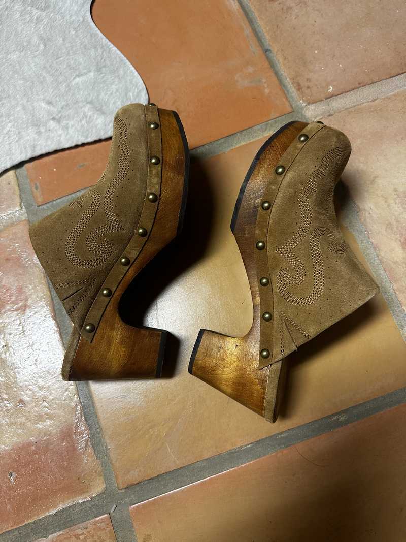 Brown / 8 / Laura_84469