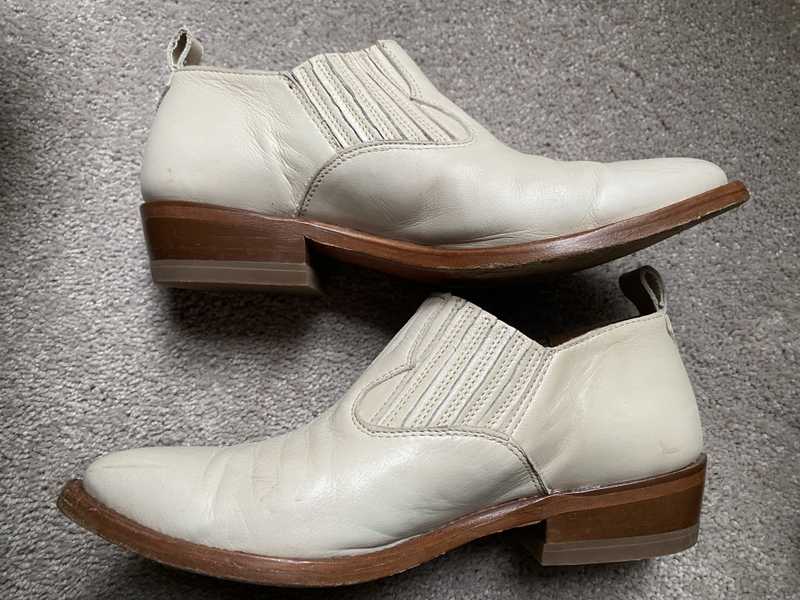 Off White / 8 / Melanie_92567