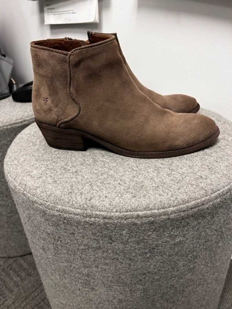 Medium Grey / 10 / melissa_97887