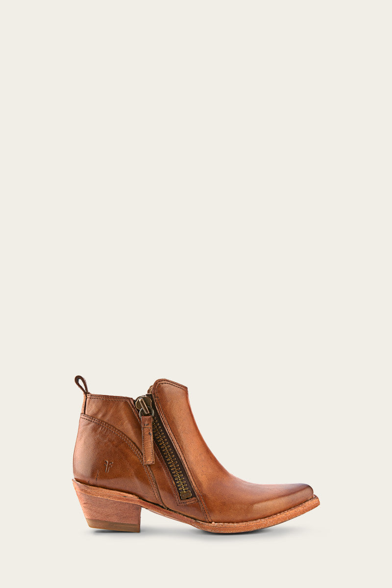 Sacha Moto Short - Caramel - Outside