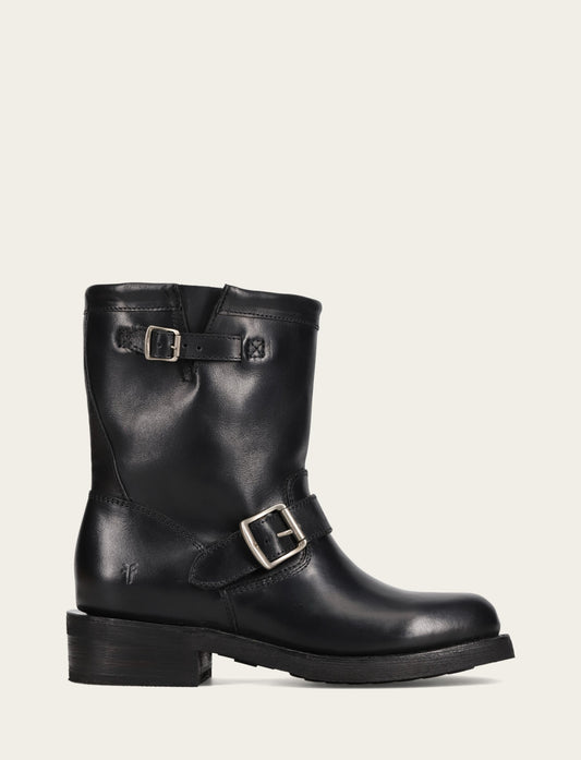 Viv Short Engineer - Black - Outside