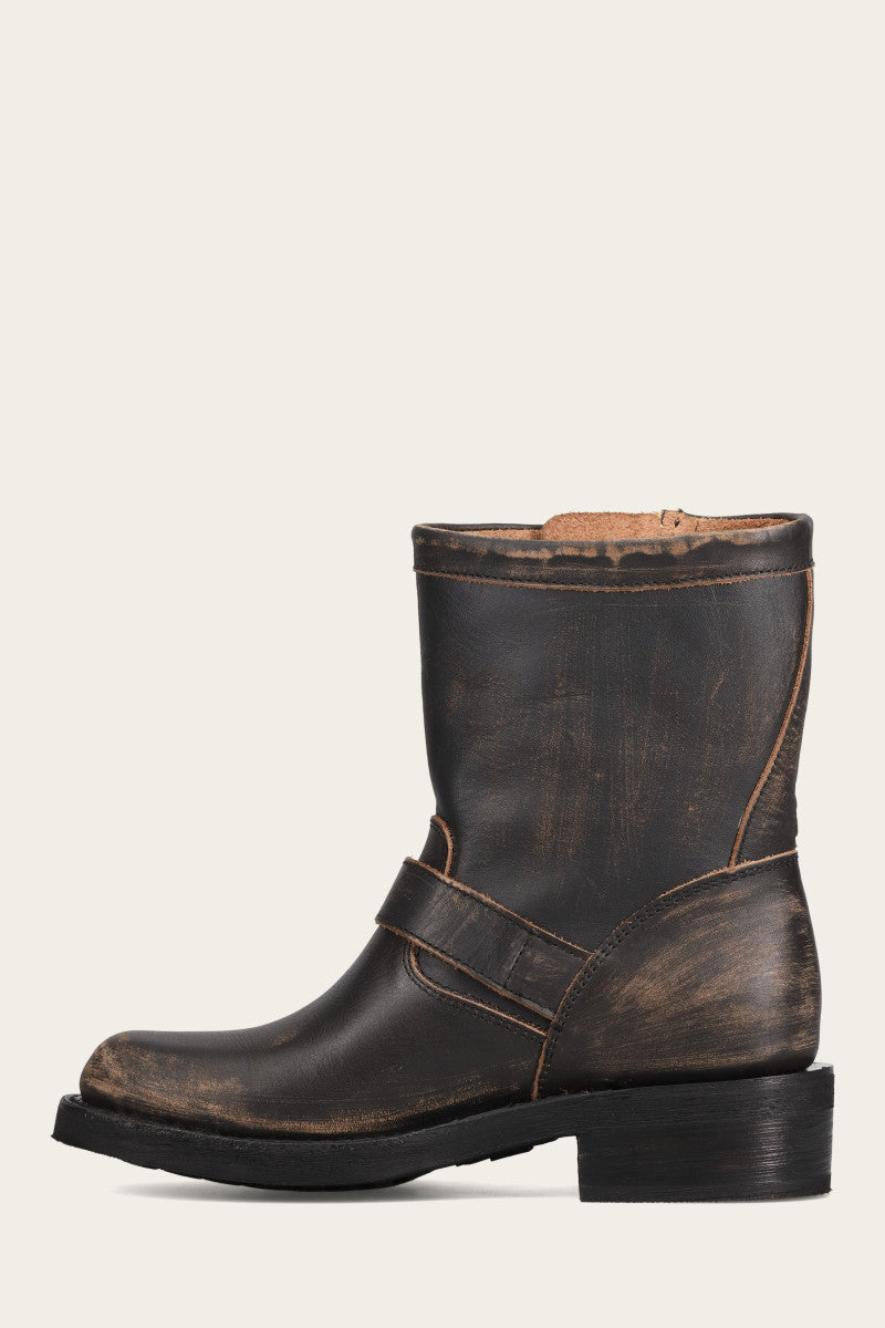 Viv Short Engineer - Distressed Black - Inside
