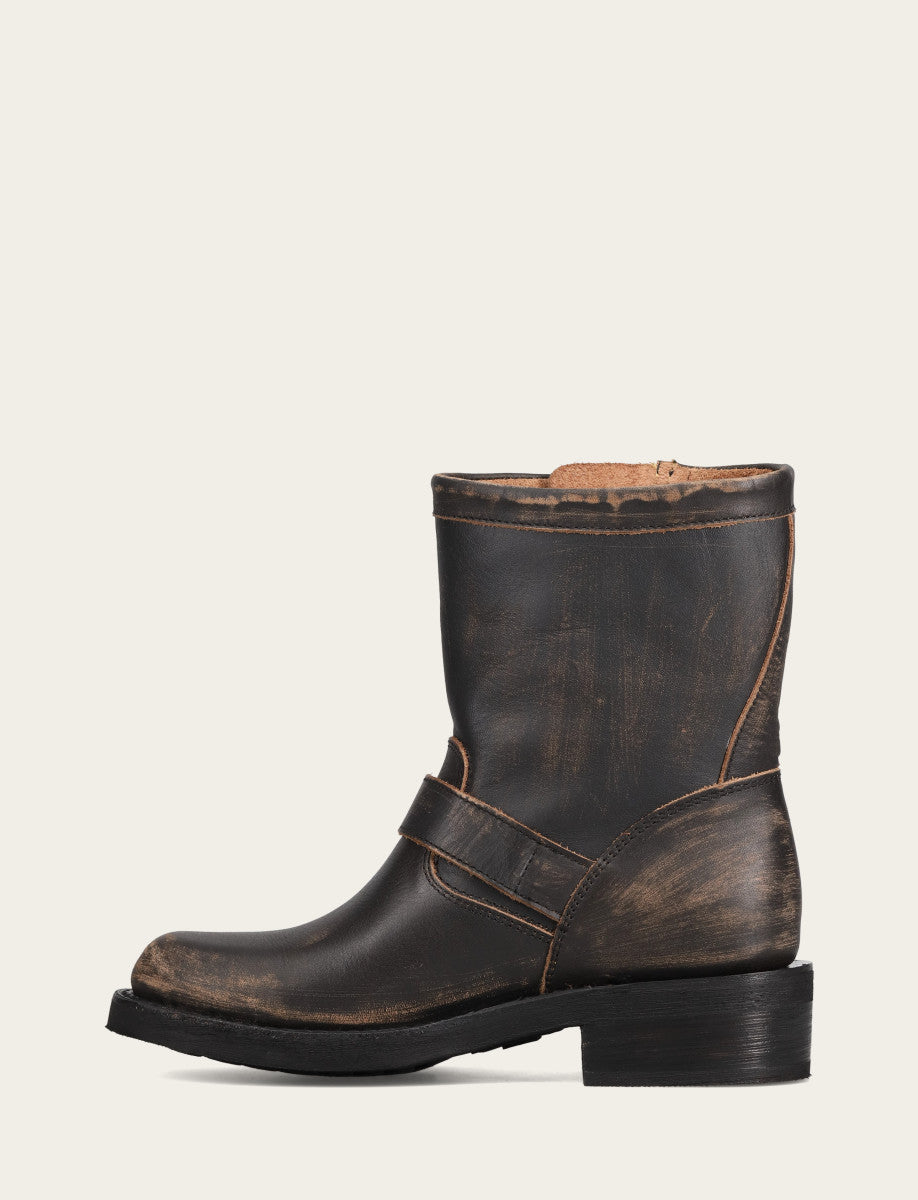 Viv Short Engineer - Distressed Black - Inside