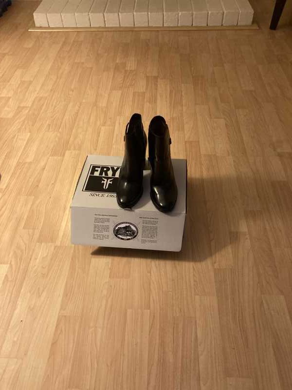 Black / 9 / Surama_24127