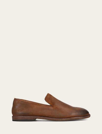 Chris Venetian - Ginger Suede - Outside
