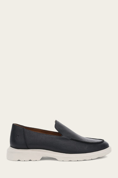 Connor Venetian - Black - Outside