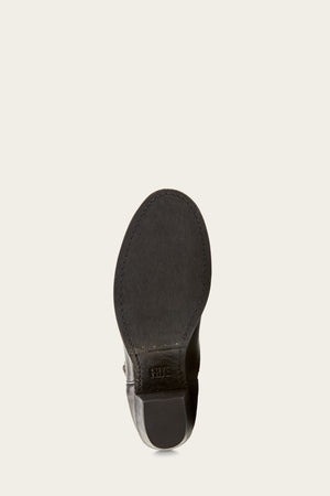 Jackie Button Short - Black - Sole