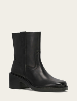 Kate Short Inside Zip - Black - Hero