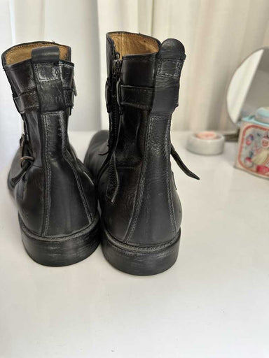 Black / 11 / Mark_79744