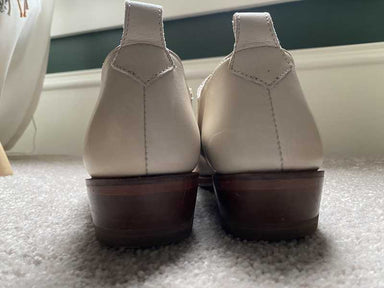 Off White / 8 / Melanie_92567