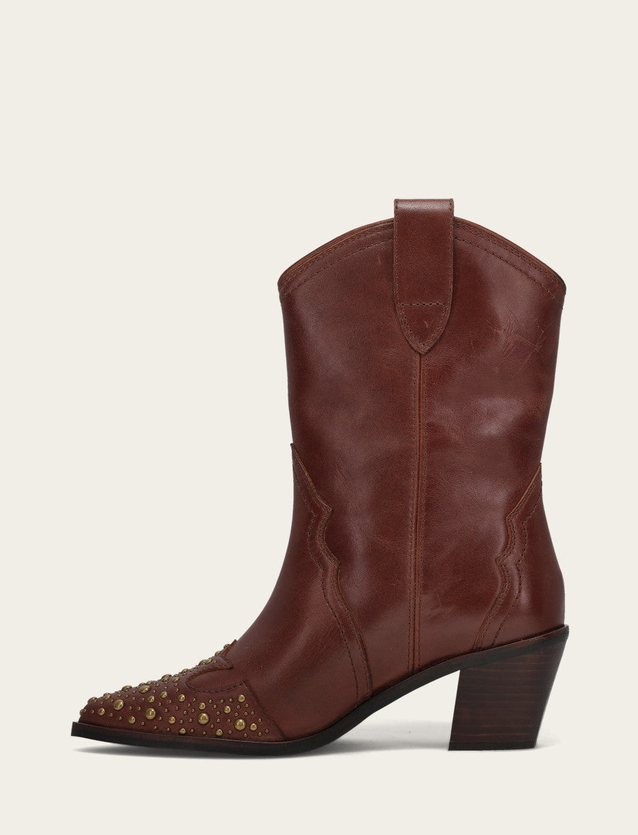 Sara Wingtip Stud - Saddle - Inside