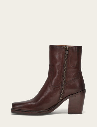 Sedona Short Inside Zip - Espresso - Inside