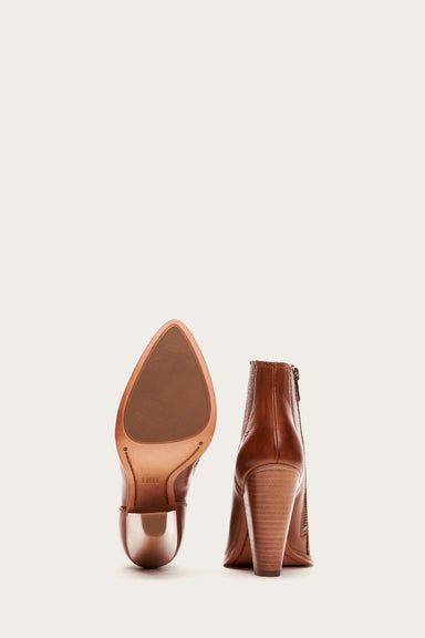 Saddle