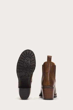 Frye women's on sale sabrina chelsea boot
