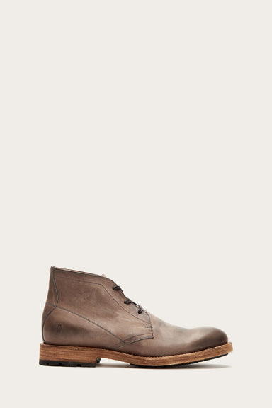 frye suede chukka