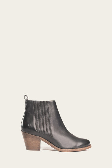 Alton Chelsea - Black - Outside