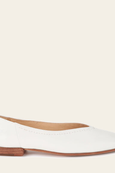 Claire Flat - White - Outside