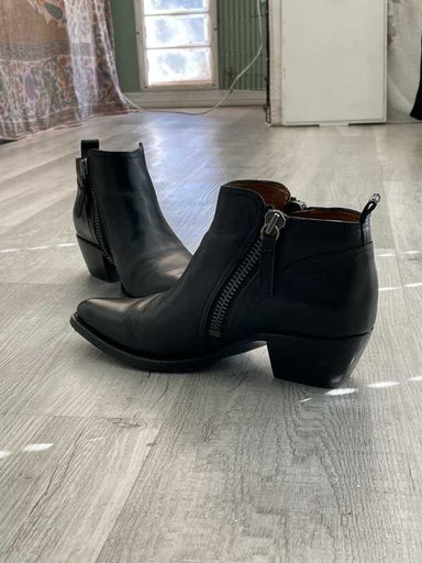 9 / Black / Teresa_37106