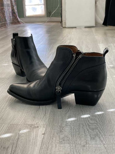 9 / Black / Teresa_37106