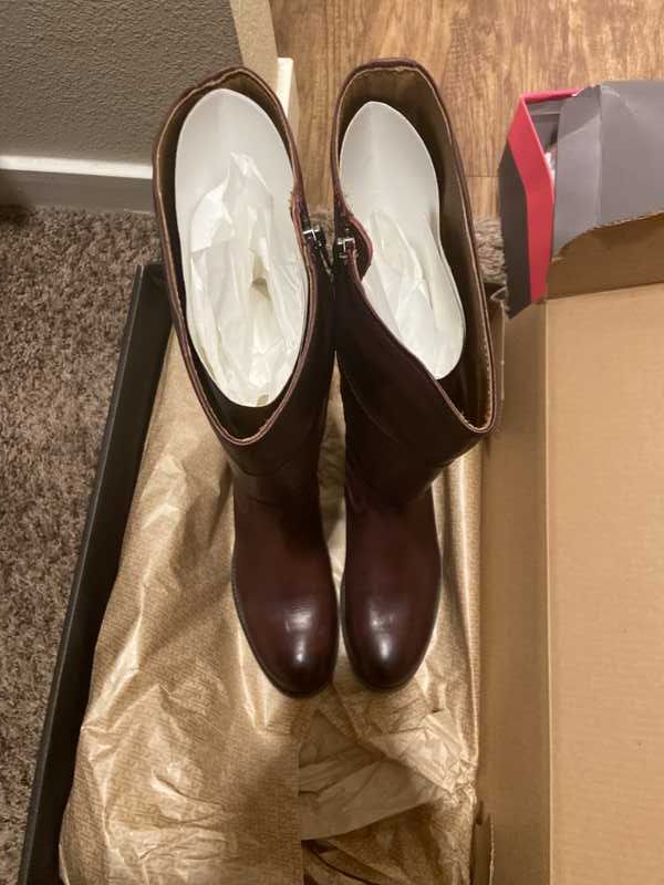 Burgundy / 8 / Amyleila_39684