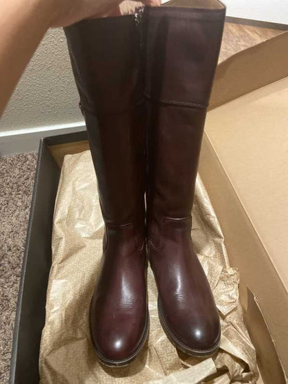 Burgundy / 8 / Amyleila_39684