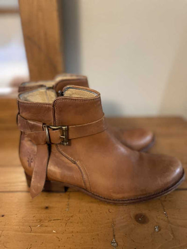 Tan / 7 / Regina_50822