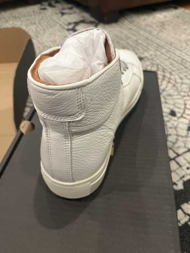 White / 9 / Michael_54978