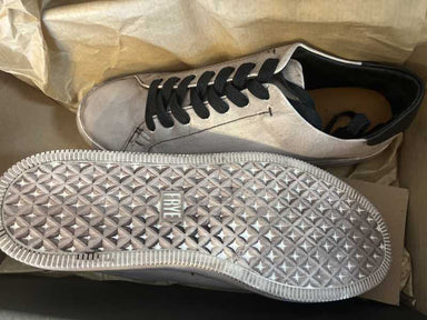 White/Black / 8_Holly_56044