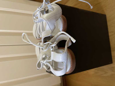 White / 7.5 / NANCY_62781