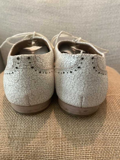 White / 9 / Polly_68716