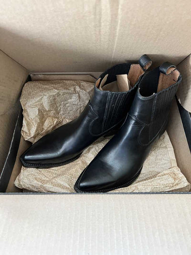 Black / 9 / Nin_70286