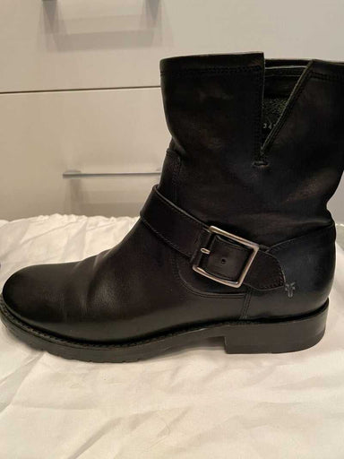 Black / 7 / Sarah_70423