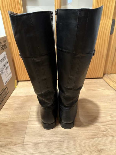 Black / 8 / Stephani_72282