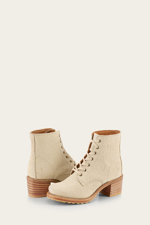 Sabrina 6G Lace Up Boot | The Frye Company